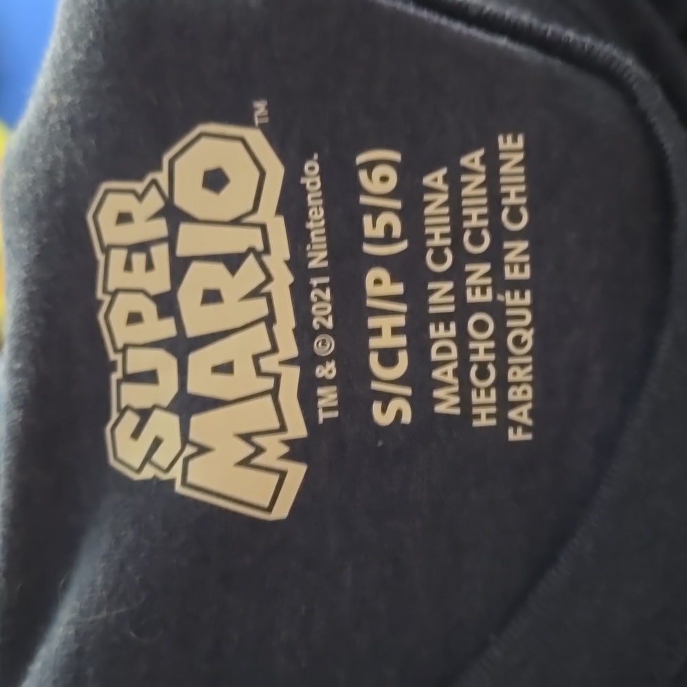 Super Mario Reversible Sequin Tshirt - Picture 5 of 5